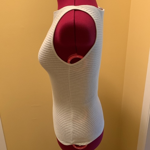 NWOT Luca Luca Sleeveless Sweater - Picture 5 of 15